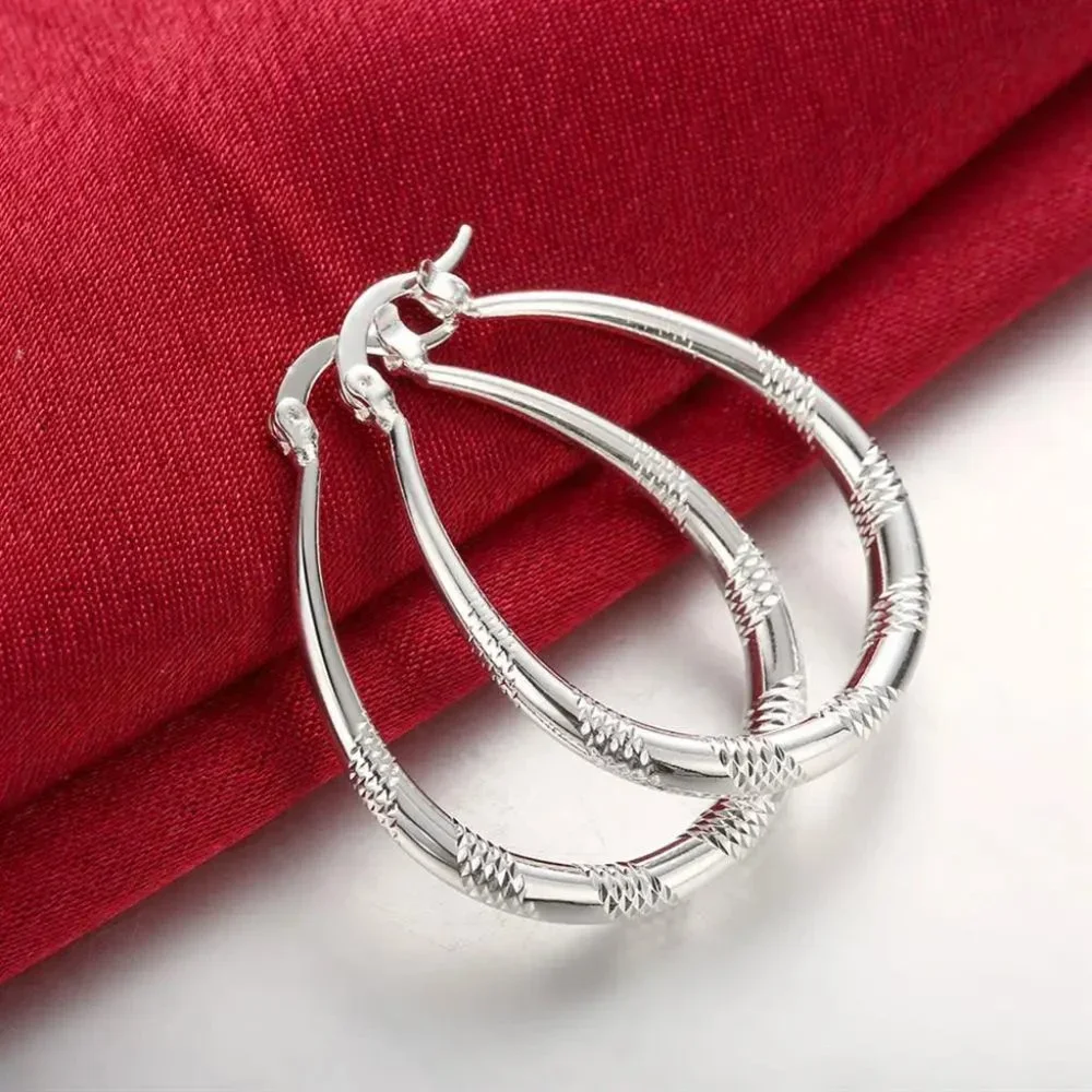 Gorgeous .925 Sterling Silver Oval Hanging Hoop Earrings With Pattern - Picture 2 of 11